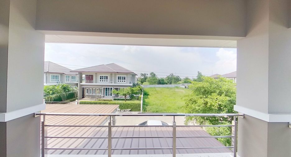 For rent 4 bedrooms house in San Kamphaeng, Chiang Mai
