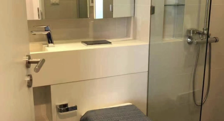 For rent 2 bedrooms condo in Bang Rak, Bangkok