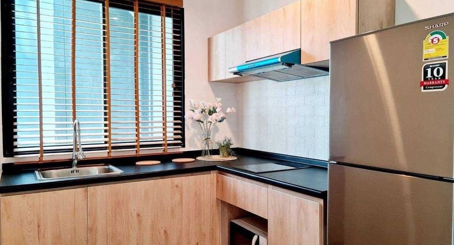 For rent 2 bedrooms condo in Huai Khwang, Bangkok