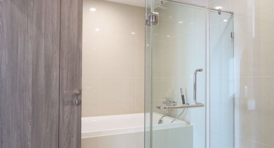 For rent 2 bedrooms condo in Bang Na, Bangkok