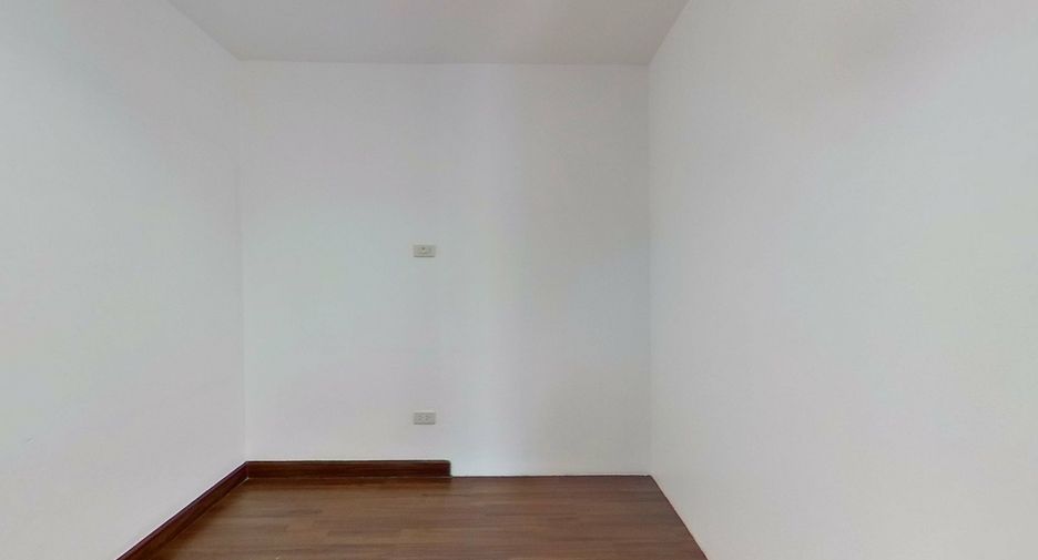 For sale 4 bedrooms townhouse in Mueang Chiang Mai, Chiang Mai
