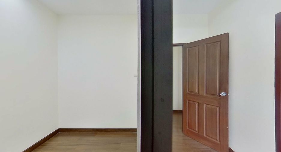 For sale 4 bedrooms townhouse in Mueang Chiang Mai, Chiang Mai