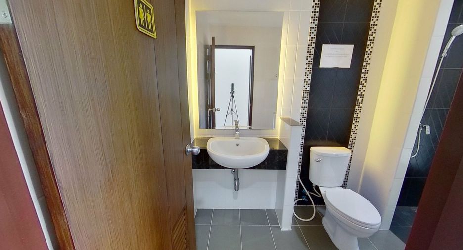 For sale 4 bedrooms townhouse in Mueang Chiang Mai, Chiang Mai