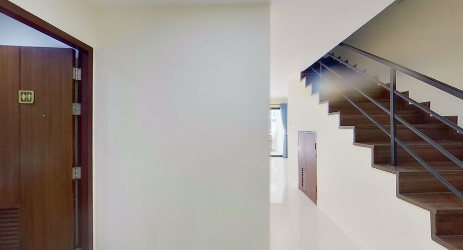 For sale 4 bedrooms townhouse in Mueang Chiang Mai, Chiang Mai