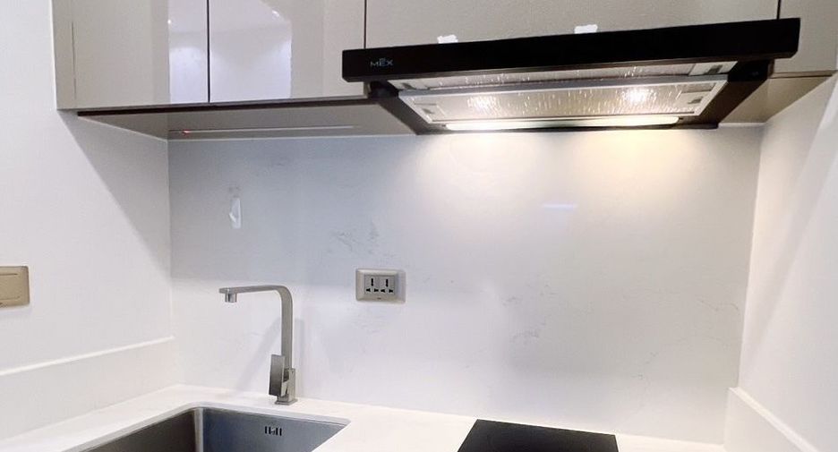 For rent 1 bed condo in Huai Khwang, Bangkok