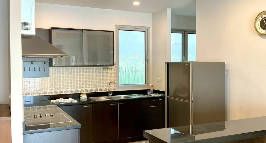 For rent 3 bedrooms condo in Yan Nawa, Bangkok