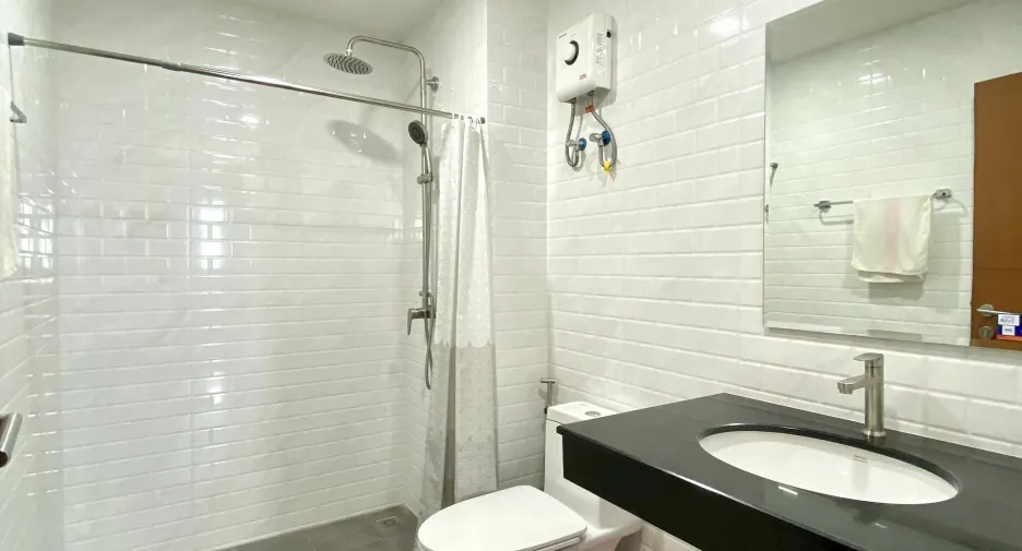 For rent 3 bedrooms condo in Yan Nawa, Bangkok