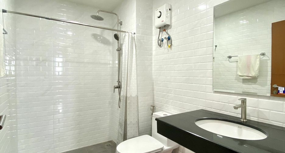For rent 3 bedrooms condo in Yan Nawa, Bangkok