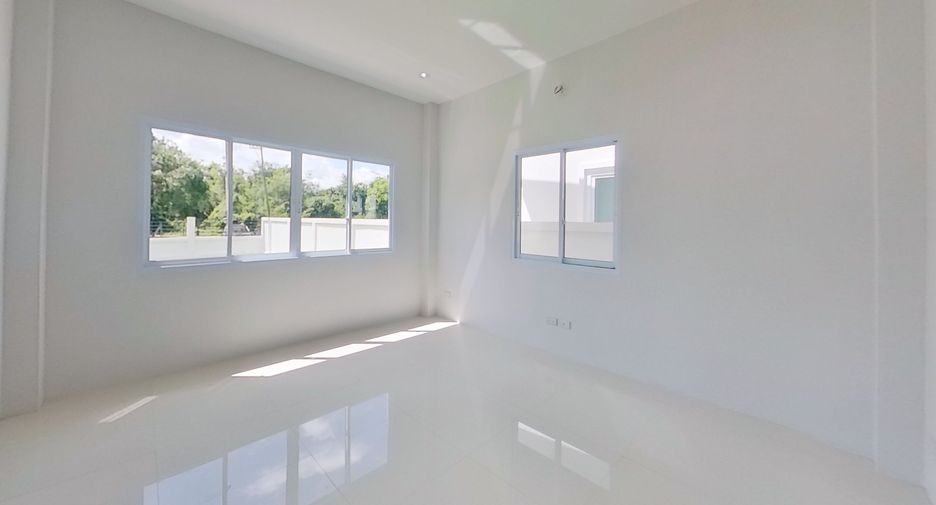 For sale 3 bedrooms house in San Kamphaeng, Chiang Mai