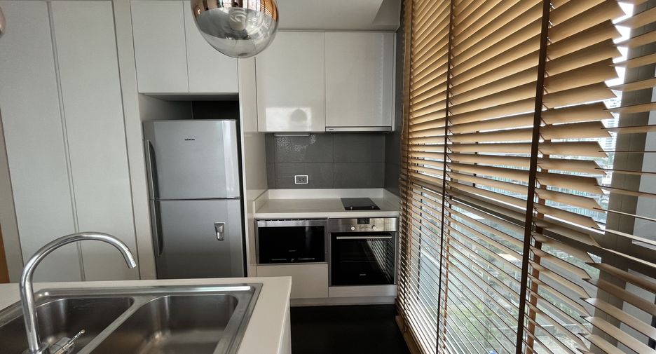 For rent 1 bed condo in Khlong Toei, Bangkok