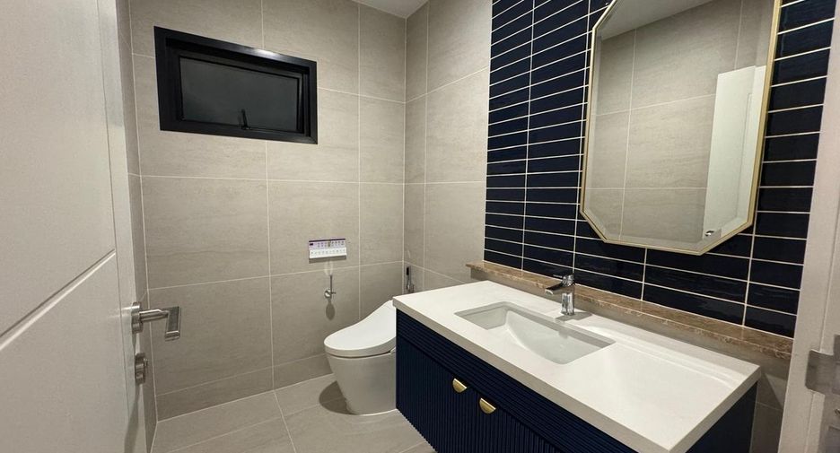 Haus zur Miete mit 4 Zimmer in Bang Phli, Samut Prakan