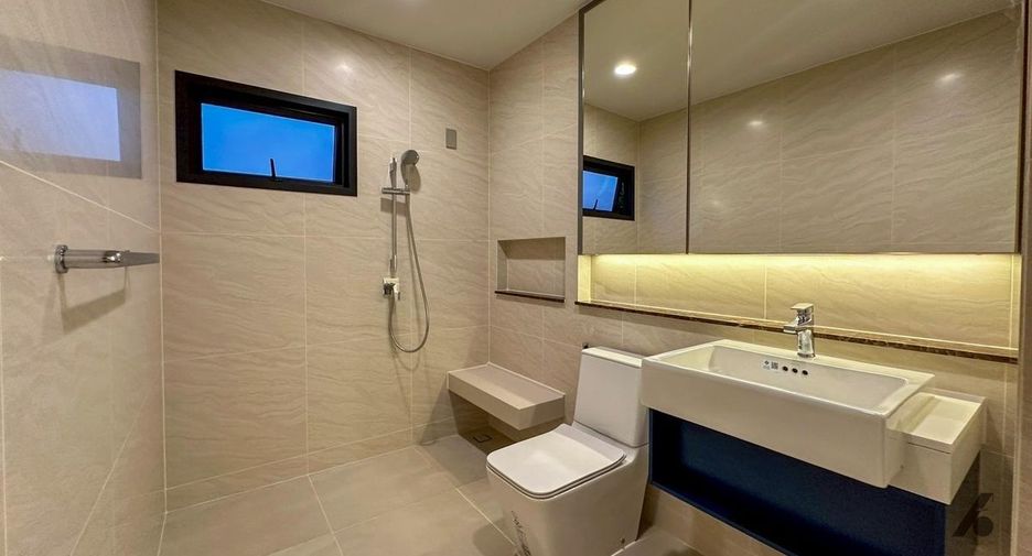 Haus zur Miete mit 4 Zimmer in Bang Phli, Samut Prakan