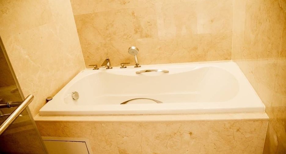 For sale 2 bedrooms condo in Mueang Chiang Mai, Chiang Mai