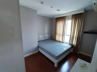 For rent 3 bedrooms condo in Huai Khwang, Bangkok