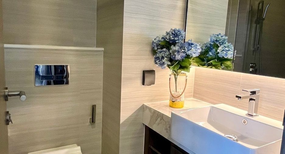 For rent 1 bed condo in Watthana, Bangkok