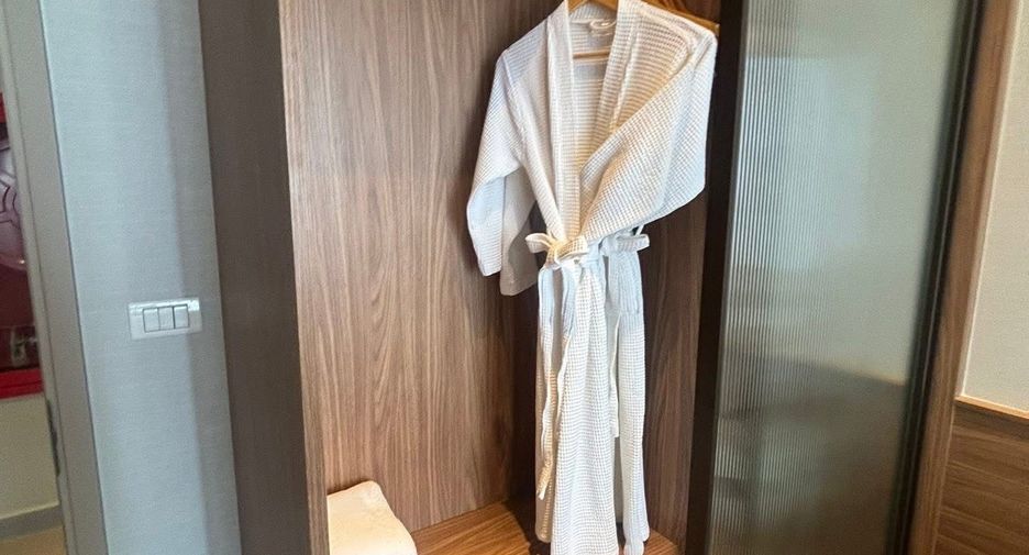 For rent studio condo in Khlong Toei, Bangkok