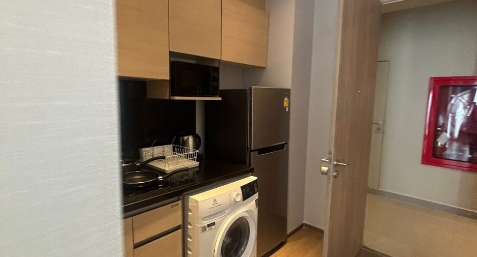 For rent studio condo in Khlong Toei, Bangkok