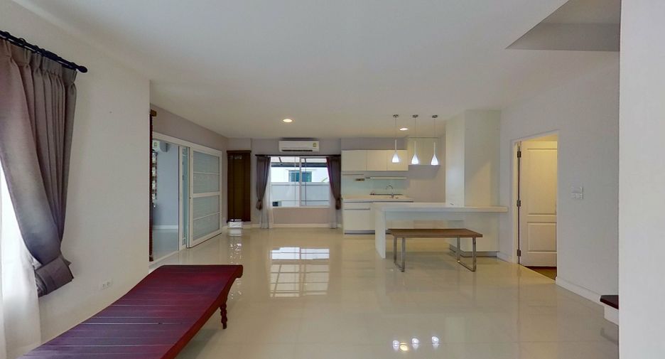 For sale 3 bedrooms house in Mueang Chiang Mai, Chiang Mai