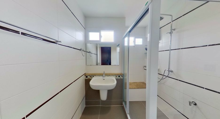 For sale 3 bedrooms house in Mueang Chiang Mai, Chiang Mai