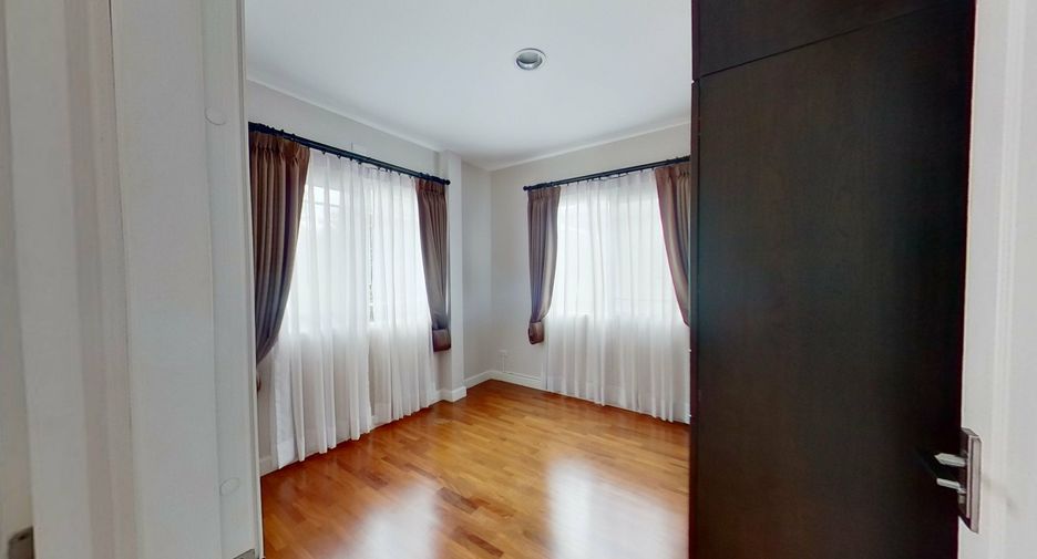 For sale 3 bedrooms house in Mueang Chiang Mai, Chiang Mai