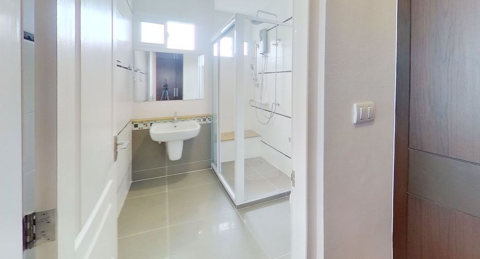 For sale 3 bedrooms house in Mueang Chiang Mai, Chiang Mai