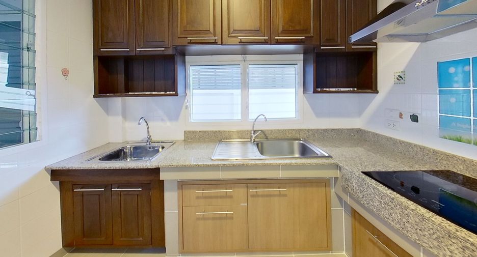 For sale 3 bedrooms house in Mueang Chiang Mai, Chiang Mai