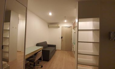 Wohnung zur Miete mit Studio in Bang Rak, Bangkok