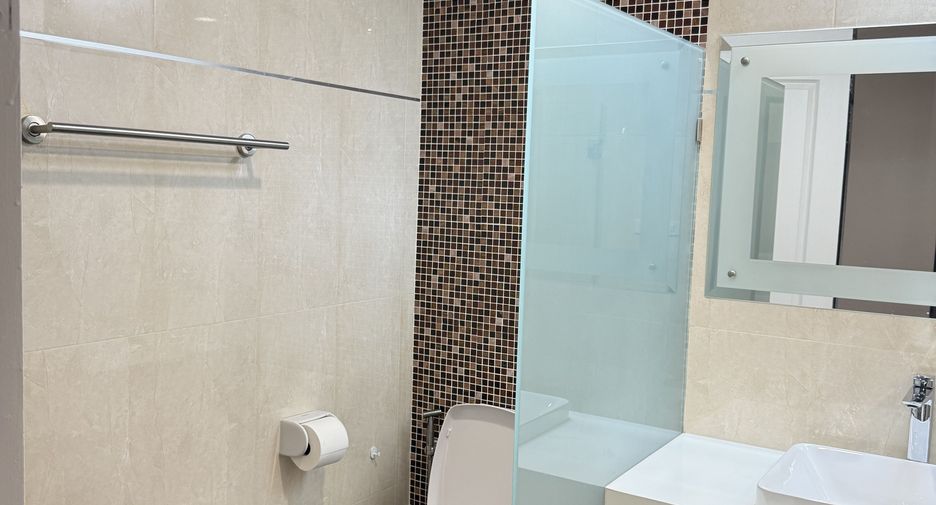For sale 2 bedrooms condo in Bang Kapi, Bangkok
