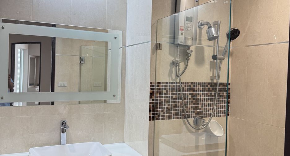 For sale 2 bedrooms condo in Bang Kapi, Bangkok