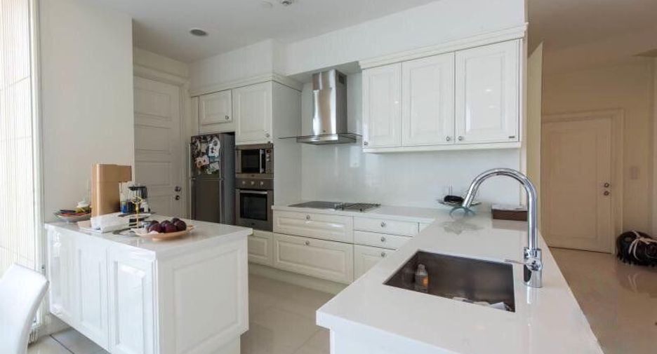 For rent and for sale 2 bedrooms condo in Watthana, Bangkok
