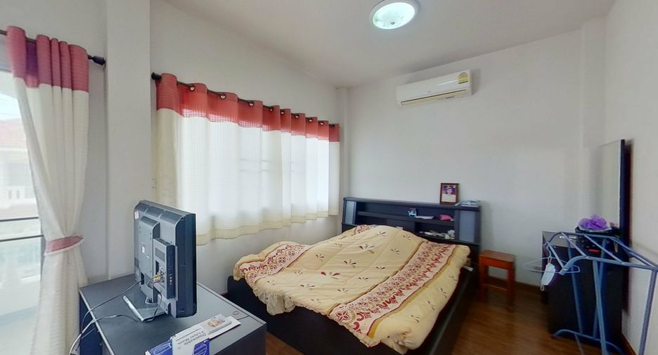 Casa en venta de 3 habitaciones en San Kamphaeng, Chiang Mai