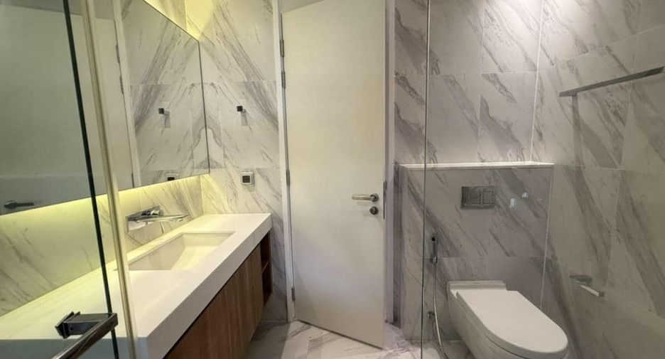 Condo en alquiler de 2 habitaciones en Khlong Toei, Bangkok
