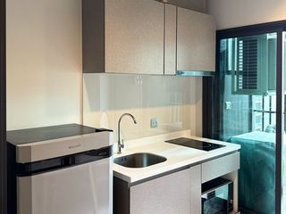 Продажа 1 кровать кондо в Хуаи Кхщанг, Бангкок
