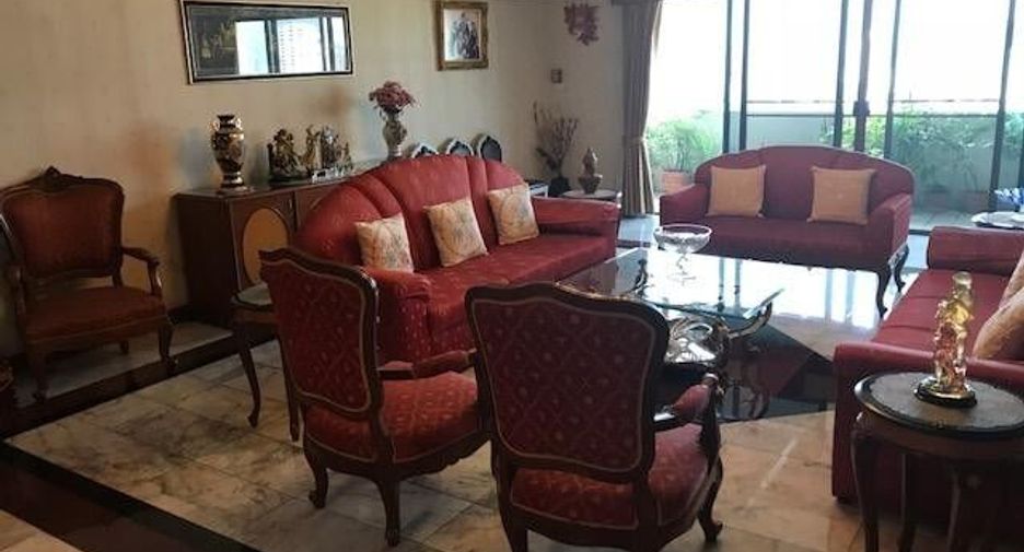 For sale 3 bedrooms condo in Watthana, Bangkok