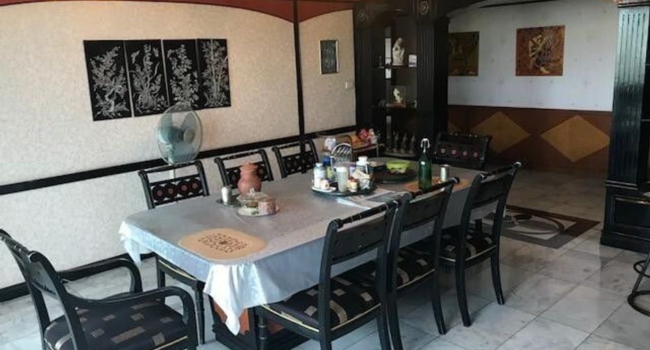 For sale 3 bedrooms condo in Watthana, Bangkok