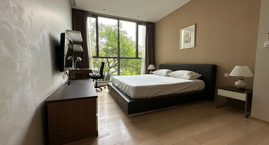 For rent 2 bedrooms condo in Khlong Toei, Bangkok