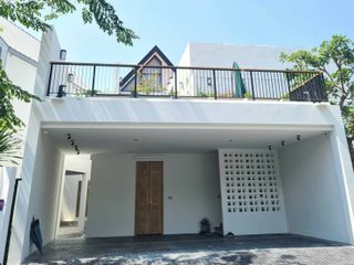 For sale 4 bedrooms house in Mueang Chiang Mai, Chiang Mai