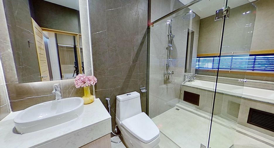 For sale 4 ベッドルーム house in Mueang Chiang Mai, Chiang Mai