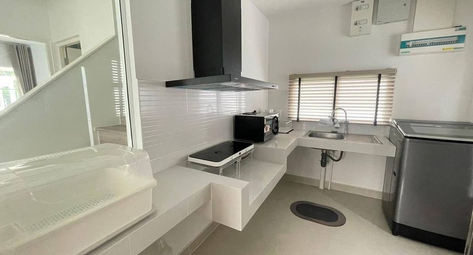 Haus zur Miete mit 3 Zimmer in Bang Phli, Samut Prakan