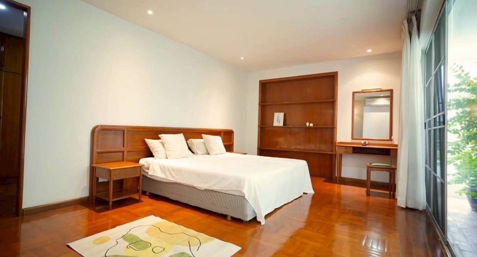 À louer 3 chambres appartement à Khlong Toei, Bangkok