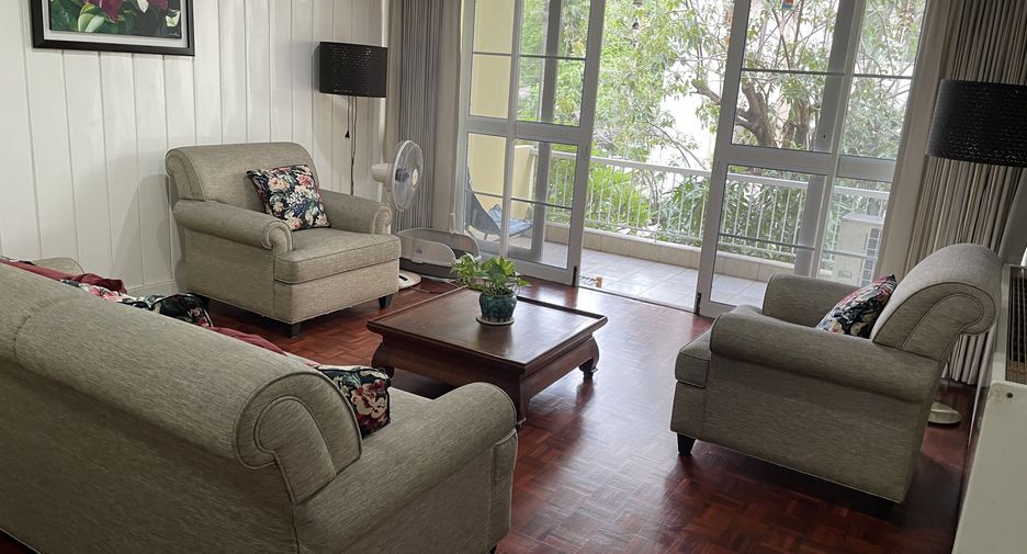 For rent 3 bedrooms apartment in Watthana, Bangkok