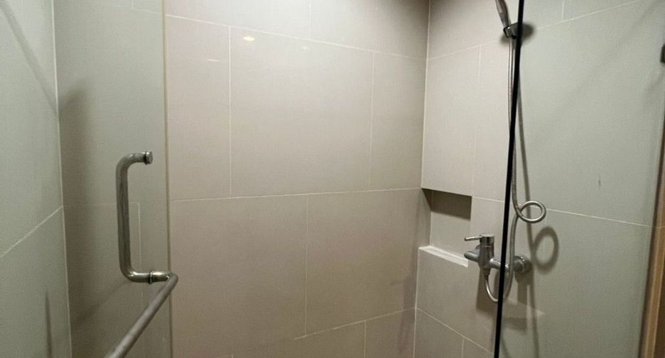 For rent 2 bedrooms condo in Khlong San, Bangkok
