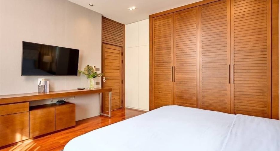 For sale 4 bedrooms house in Mueang Chiang Mai, Chiang Mai