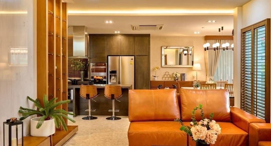 For sale 4 bedrooms house in Mueang Chiang Mai, Chiang Mai