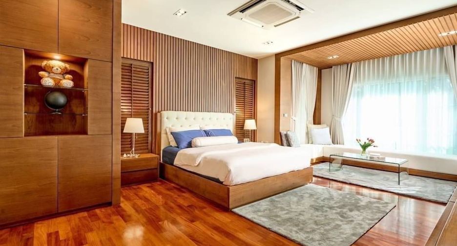For sale 4 bedrooms house in Mueang Chiang Mai, Chiang Mai