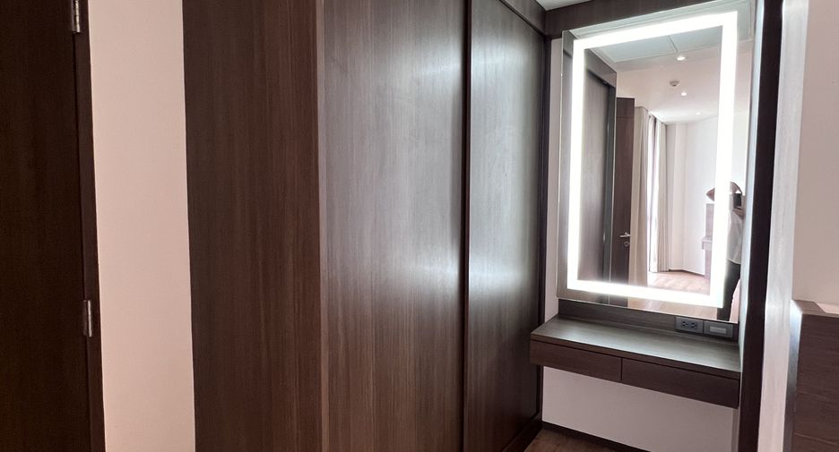 For rent 3 bedrooms condo in Khlong Toei, Bangkok
