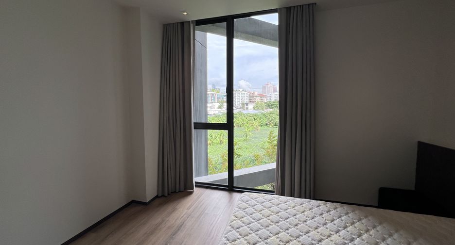 For rent 3 bedrooms condo in Khlong Toei, Bangkok