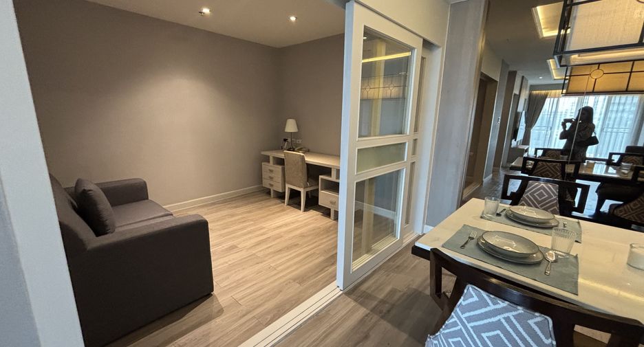For rent 2 bedrooms condo in Watthana, Bangkok
