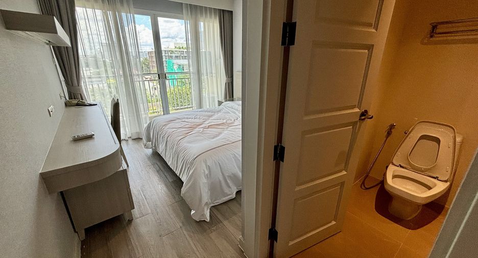 For rent 2 bedrooms condo in Watthana, Bangkok