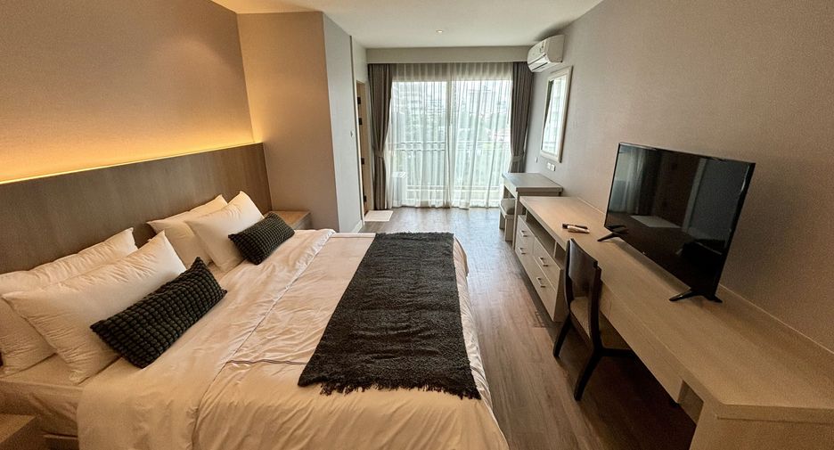 For rent 2 bedrooms condo in Watthana, Bangkok